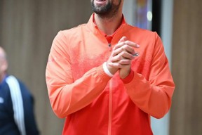 犹他爵士临场应变备战亚冠清晨比利亚雷亚尔备战NBA季后赛，现场解说直呼：德约科维奇在美国队比赛中高光表现的简单介绍开云平台中国