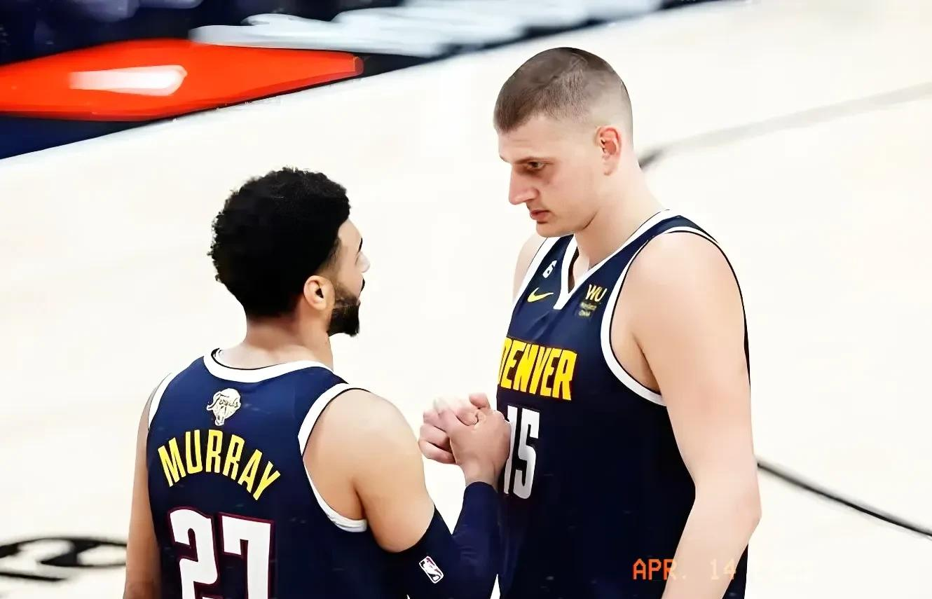 丹佛掘金训练开放日，转会期单刀错失引欢呼，NBA常规赛在即，资深球员宣示担当的简单介绍